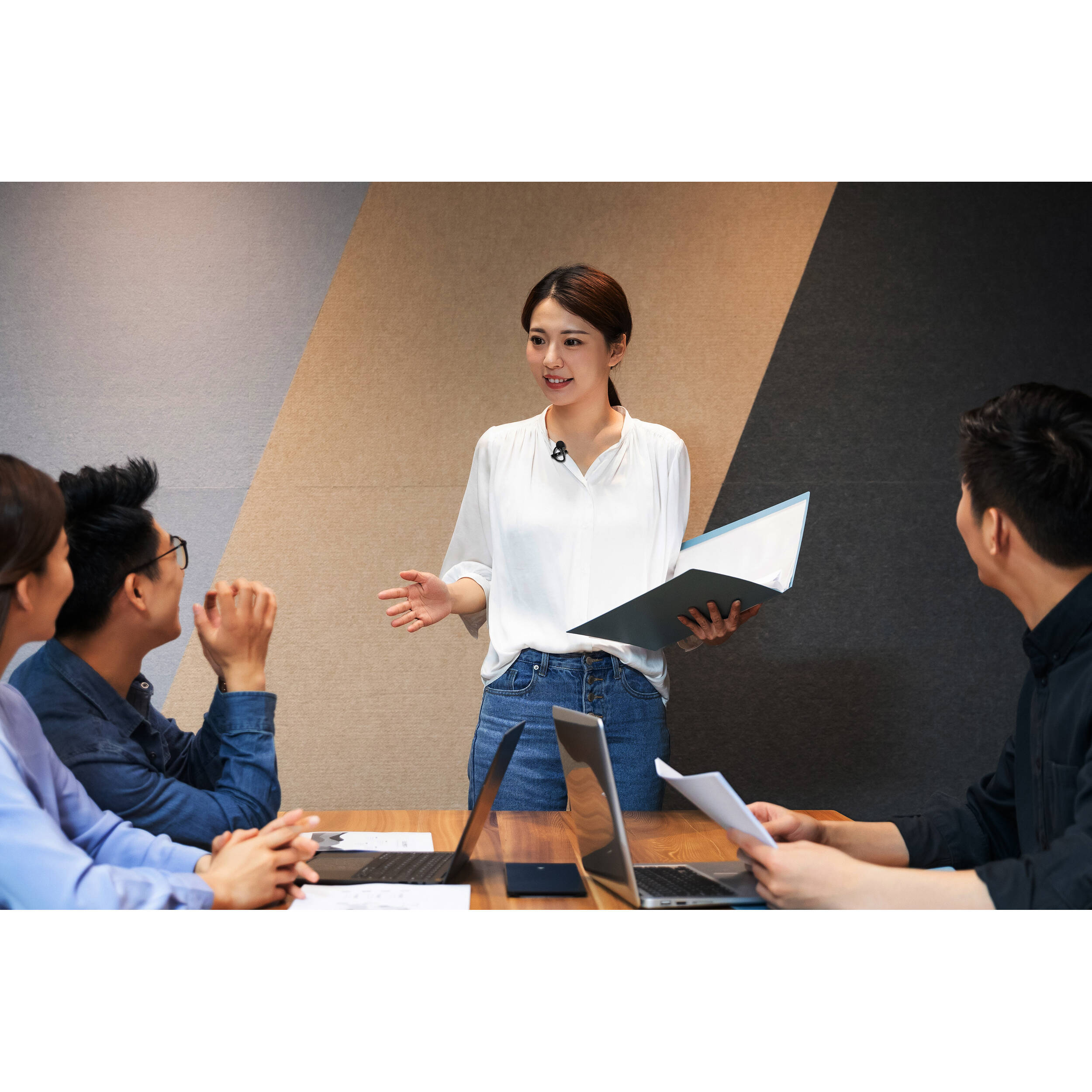 Godox WMicS1 Pro Kit 1 Camera-Mount Wireless Omni Lavalier Microphone System (514 to 596 MHz)